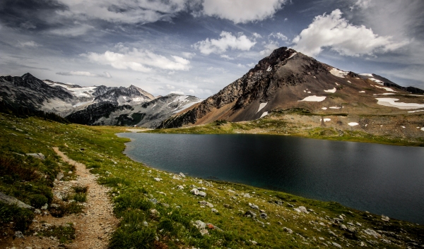 Hiking to Fissile Peak and Russet Lake